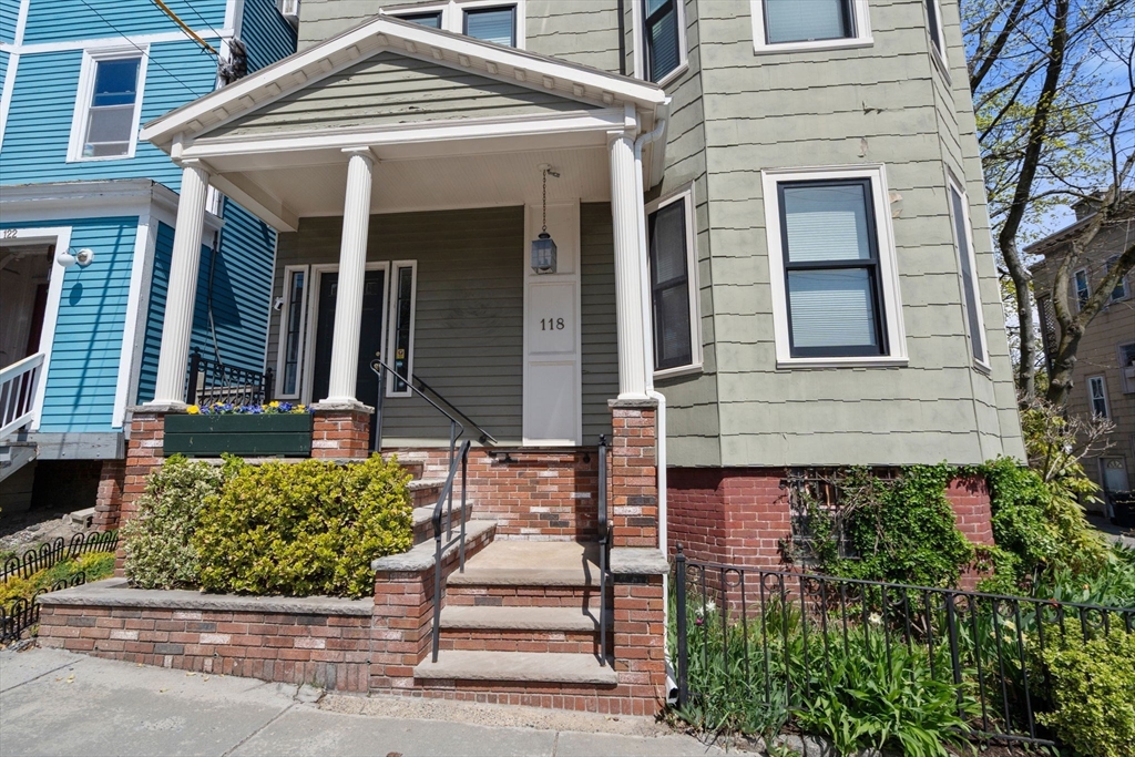 118 Kinnaird St #2, Cambridge, MA, 118 Kinnaird St #2, Cambridge, MA Photo #2