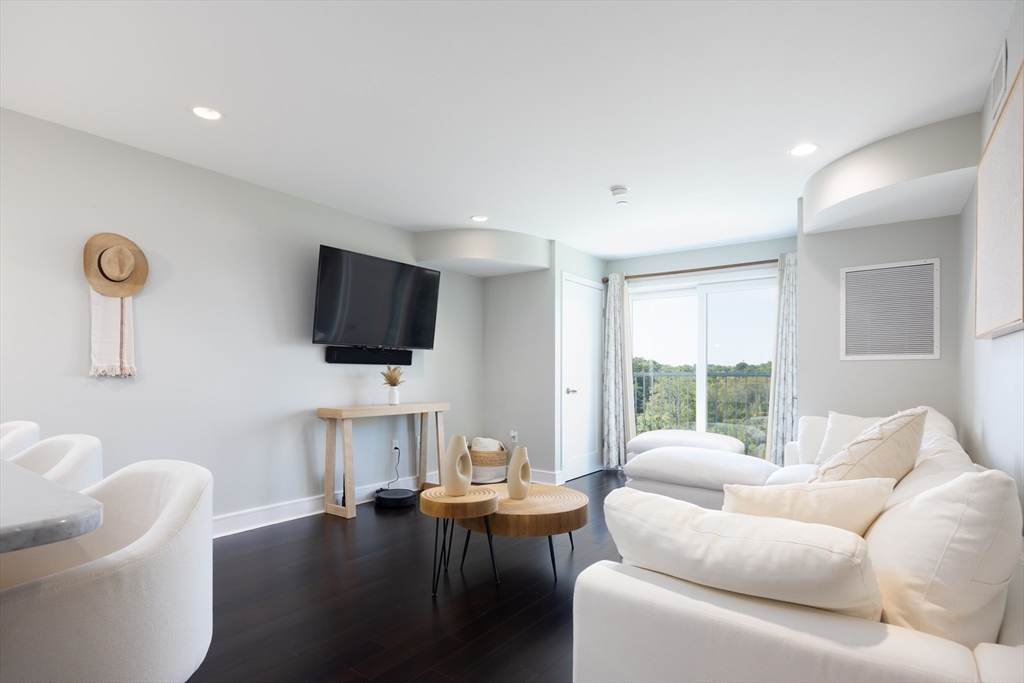 770 Washington Ave 405