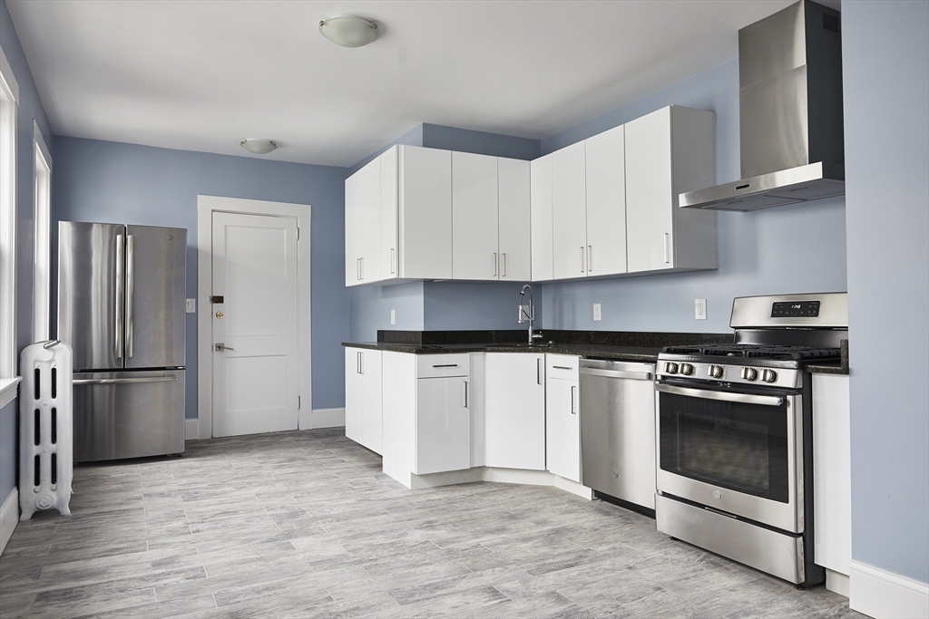 Click for 52 Mansfield St #2A, Somerville, MA slideshow