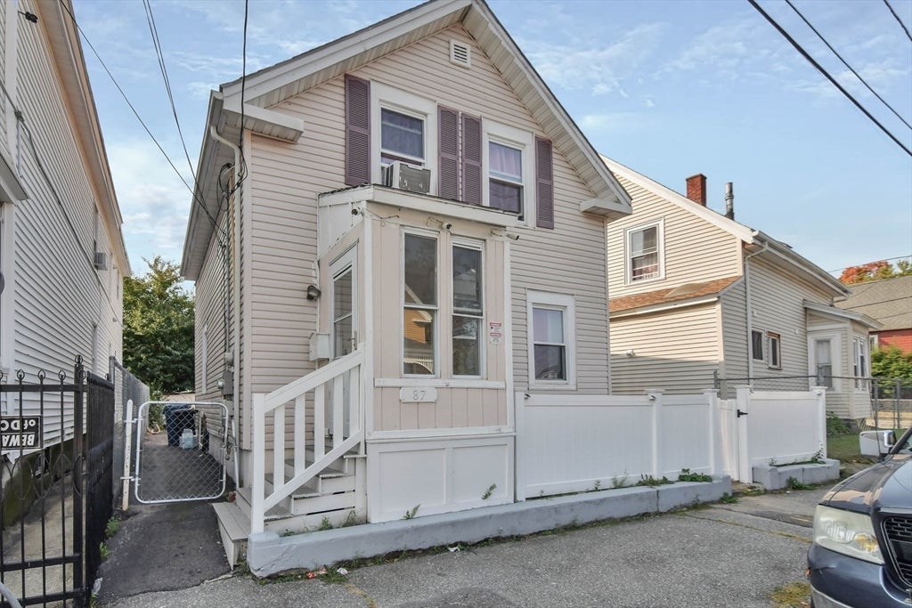 87 Abbott St, Lawrence, MA Photo #2