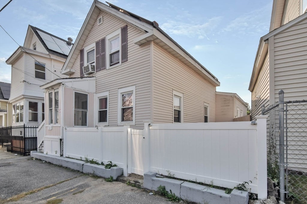 87 Abbott St, Lawrence, MA Photo #3