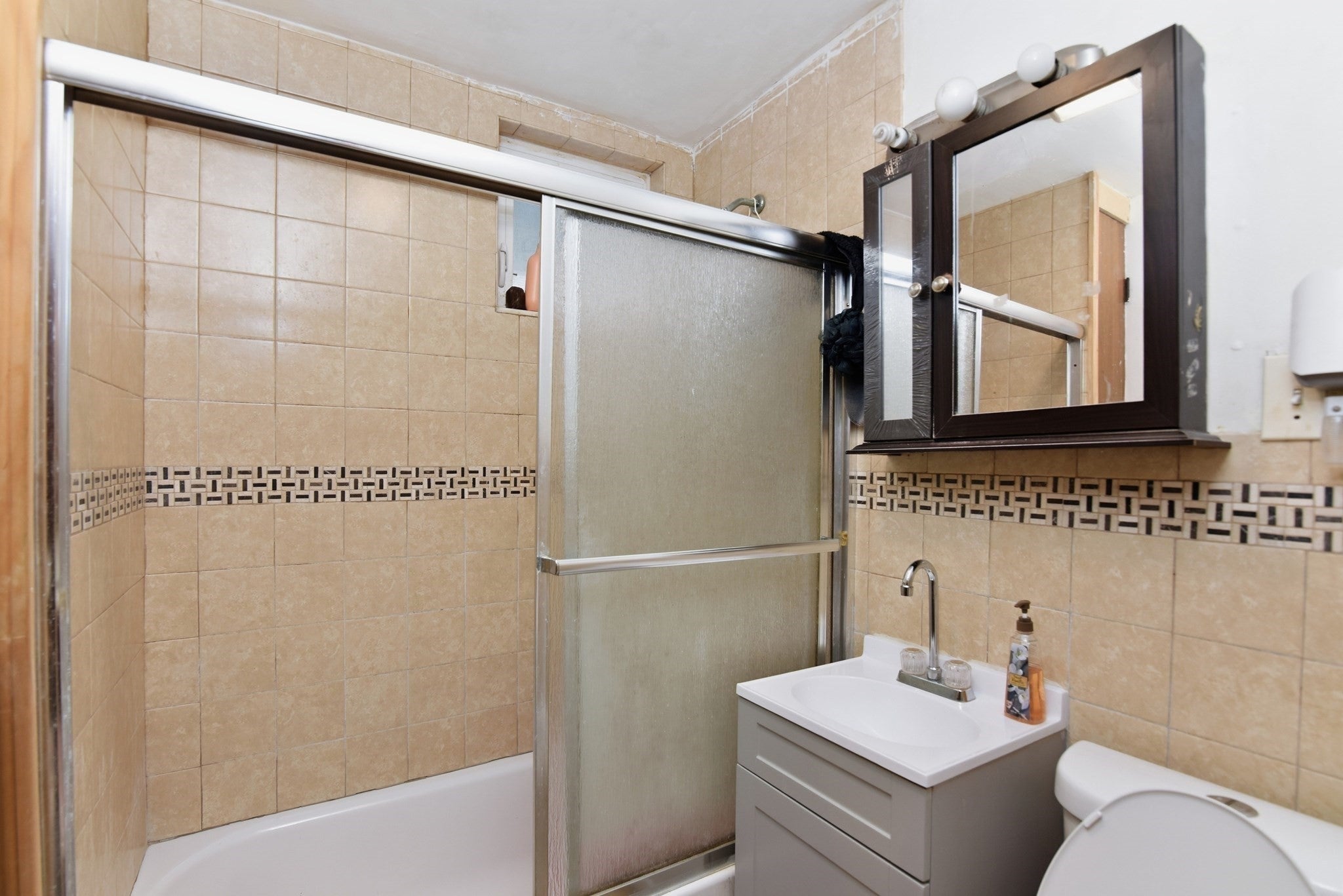 38-38A Browning Ave