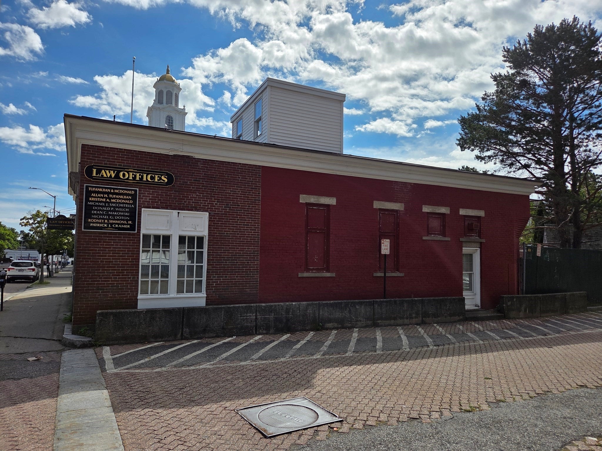 25 Crescent St