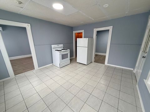 Photo of 22 Knowlton St #6, Gardner, MA 01440 (MLS # 73484518)