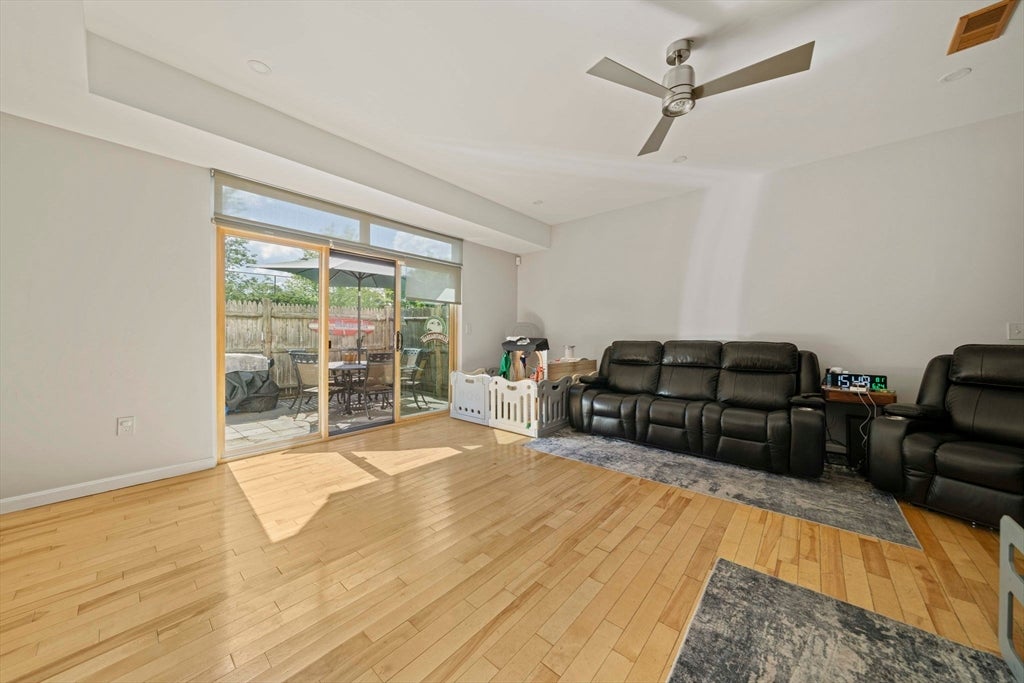90 Sea Street 126