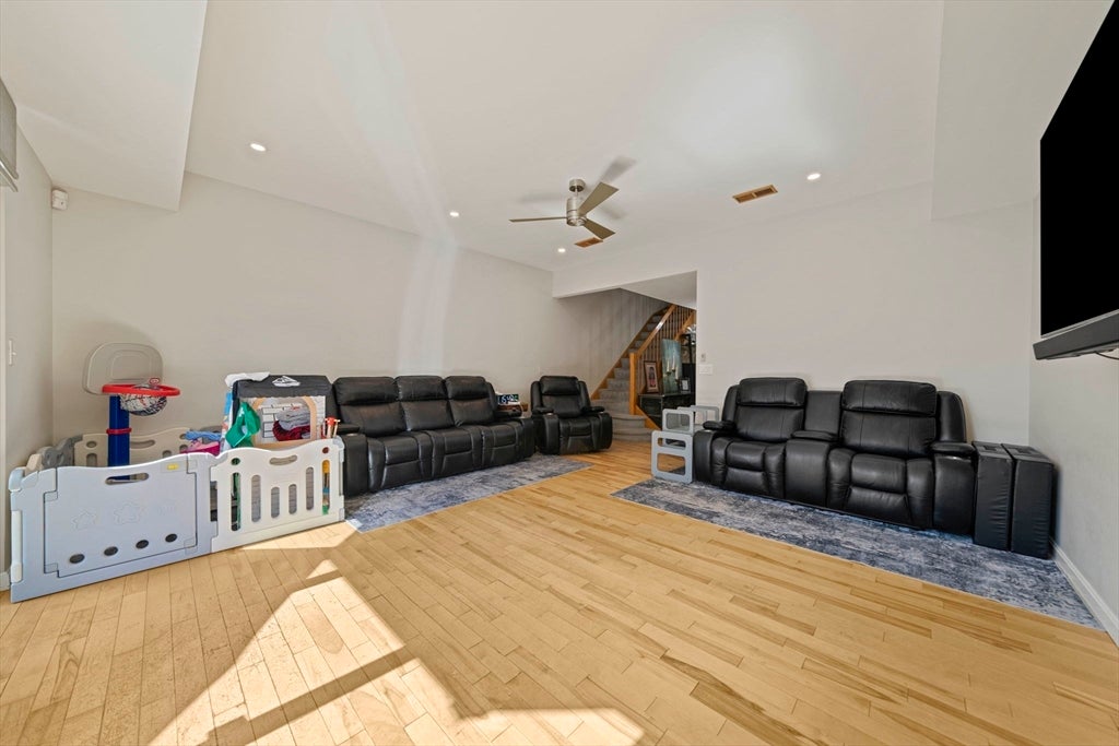 90 Sea Street 126