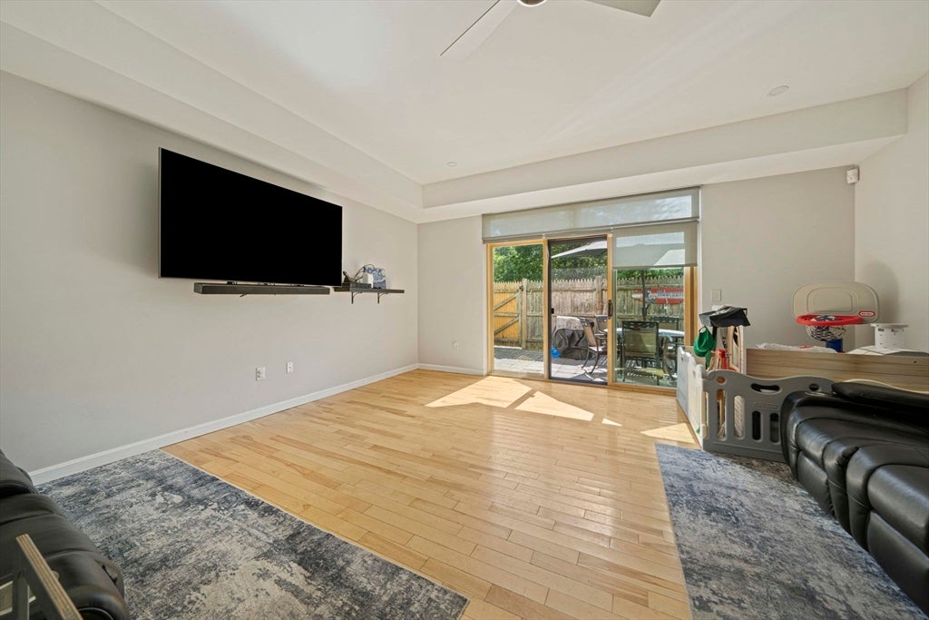 90 Sea Street 126