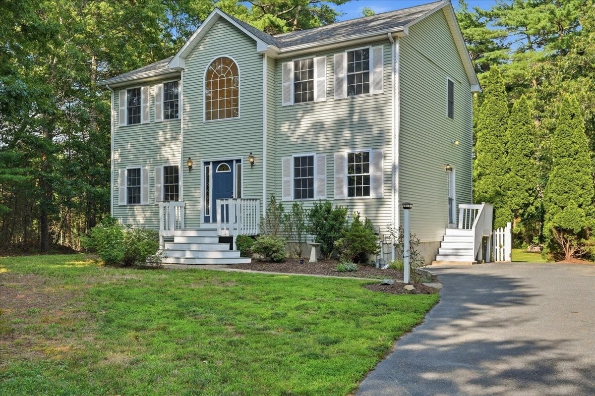 8 Rebecca Rd
