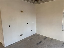 Plainville, Massachusetts 02762, United States, ,2 BathroomsBathrooms,Residential,Active,88125