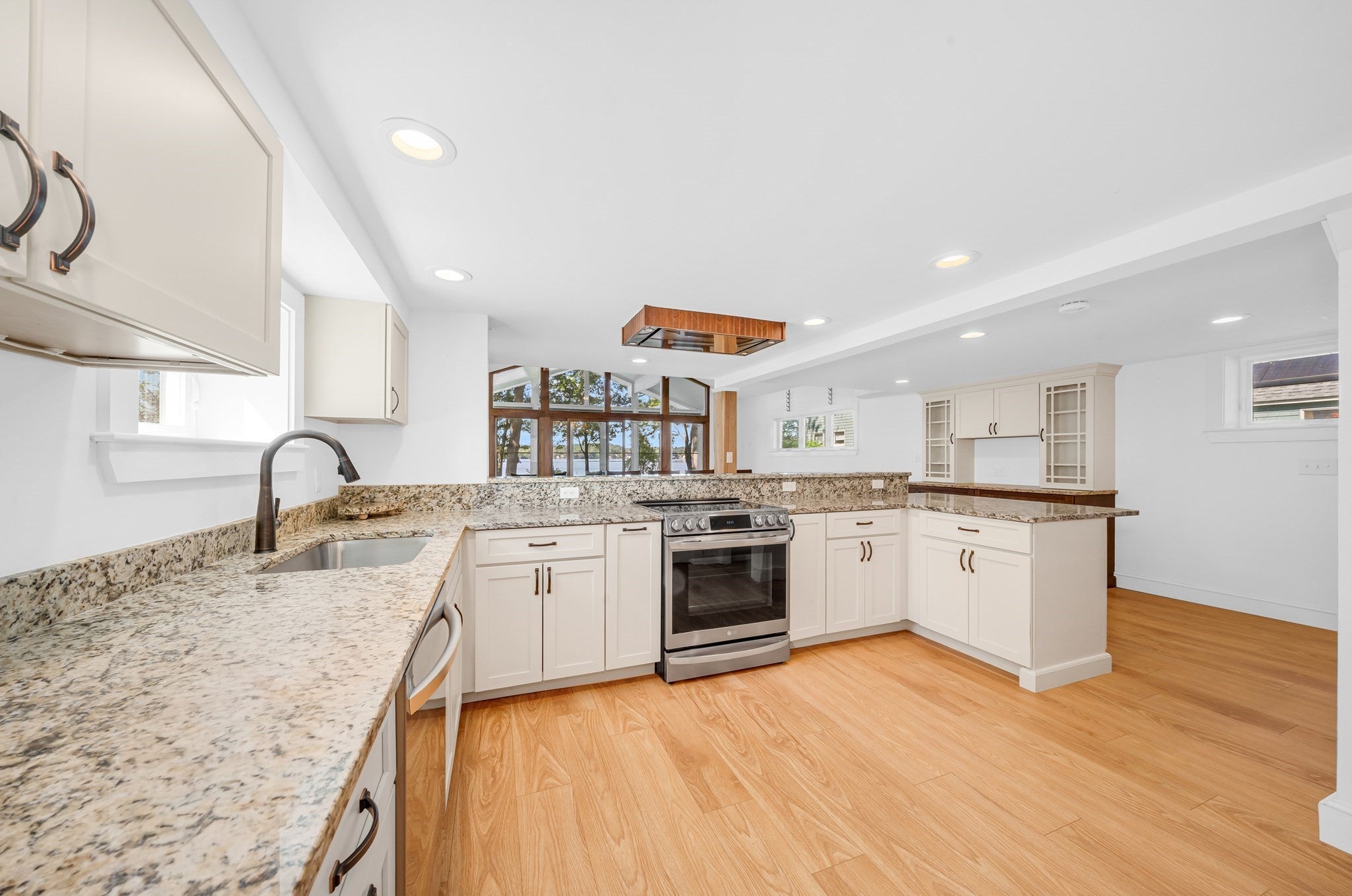 22 Lake Attitash Rd, Amesbury, MA, 22 Lake Attitash Rd, Amesbury, MA Photo #5