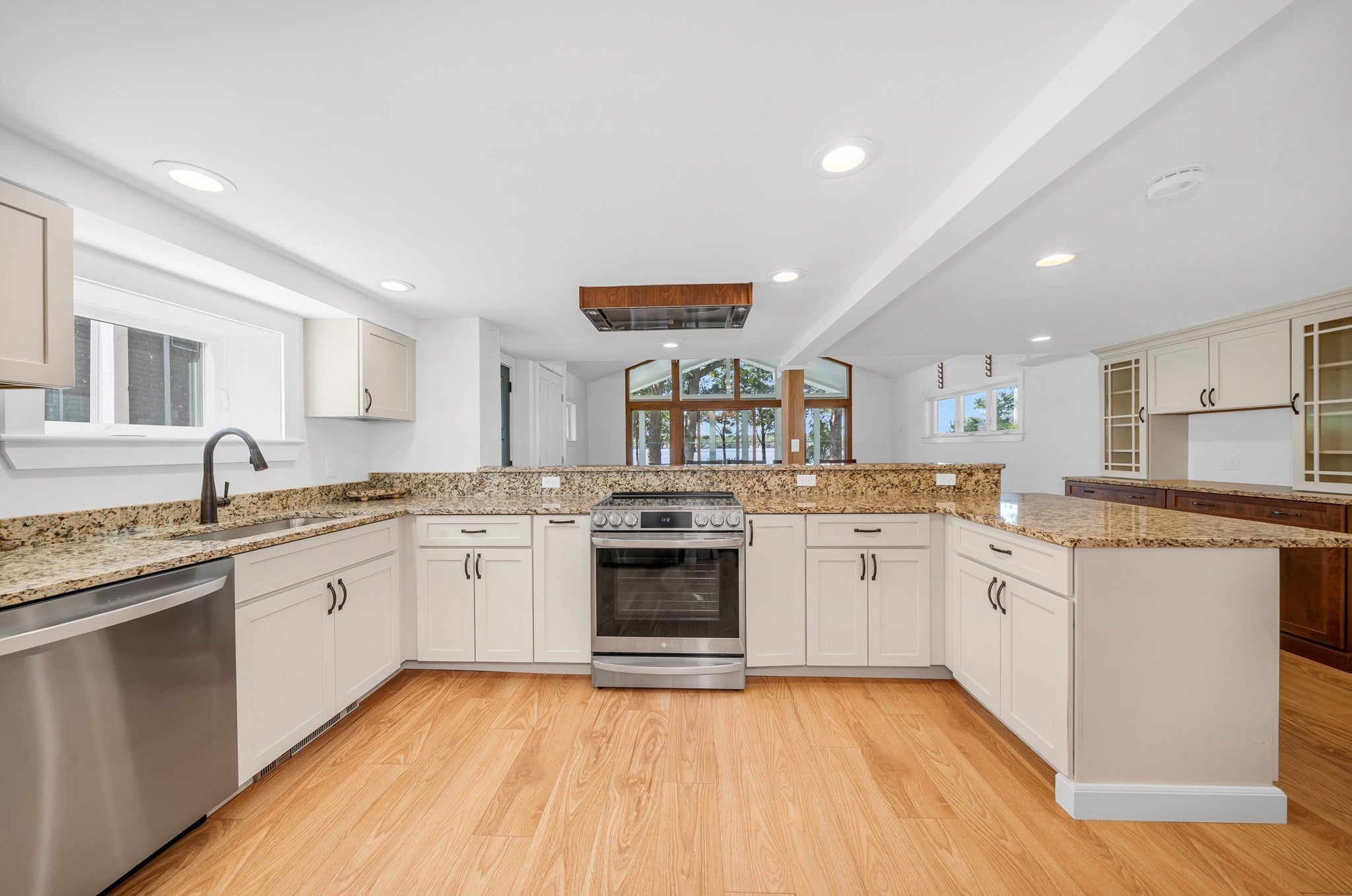 22 Lake Attitash Rd, Amesbury, MA, 22 Lake Attitash Rd, Amesbury, MA Photo #3