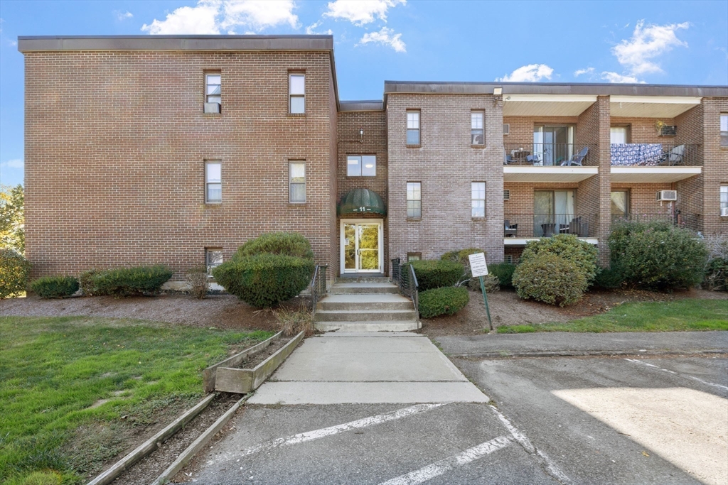 11 Riverside Ave 2