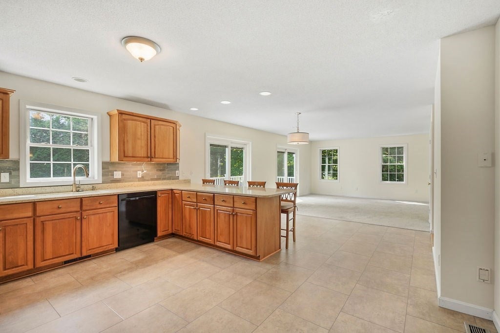 58 San Souci DR, South Hadley, MA, 58 San Souci DR, South Hadley, MA Photo #16