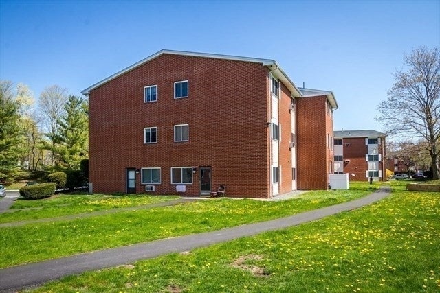 18 Dailey St #L, Attleboro, MA Photo #7