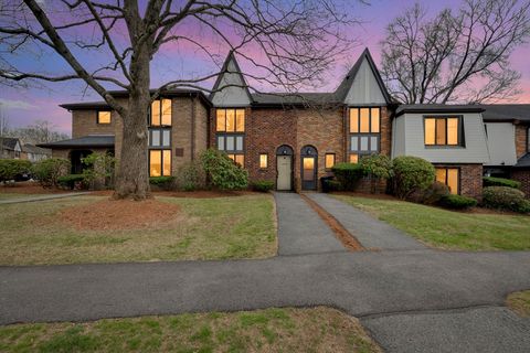Photo of 13 Cobblestone Lane #13, Worcester, MA 01606 (MLS # 73504110)