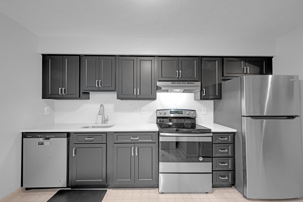 13 Cobblestone Lane 13