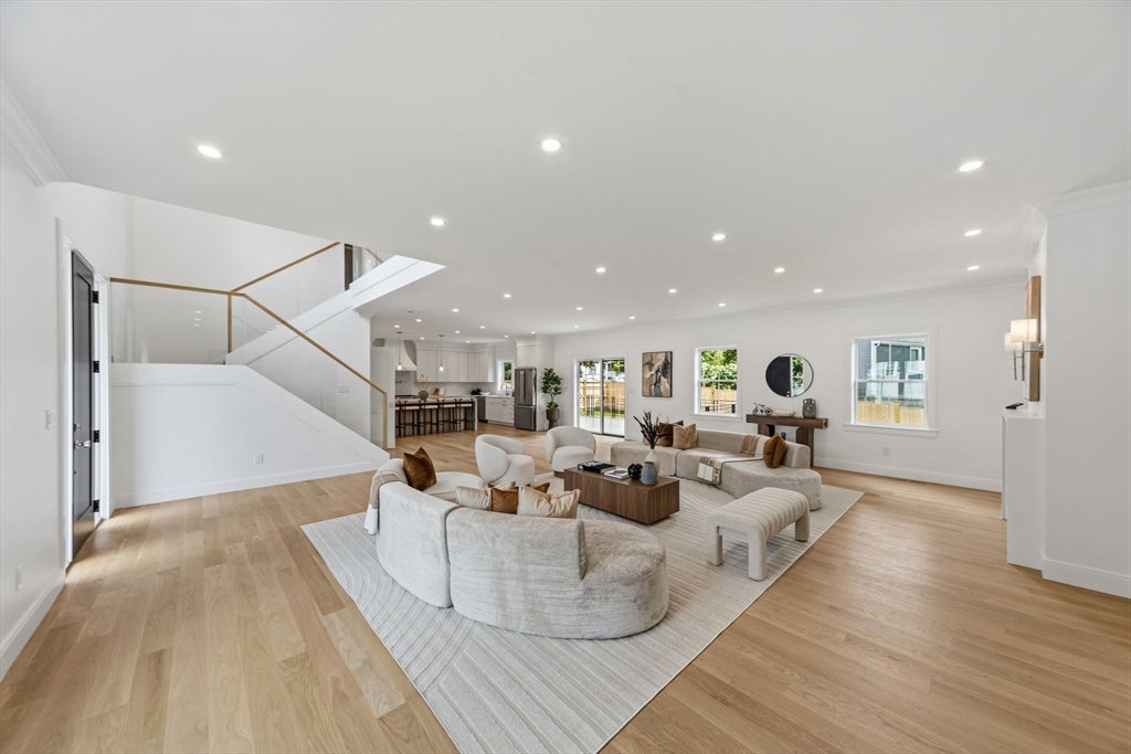 35 Fairview Ave, Lynnfield, MA Photo #3