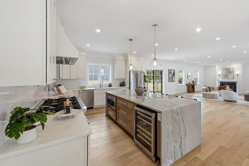 35 Fairview Ave, Lynnfield, MA Photo #8