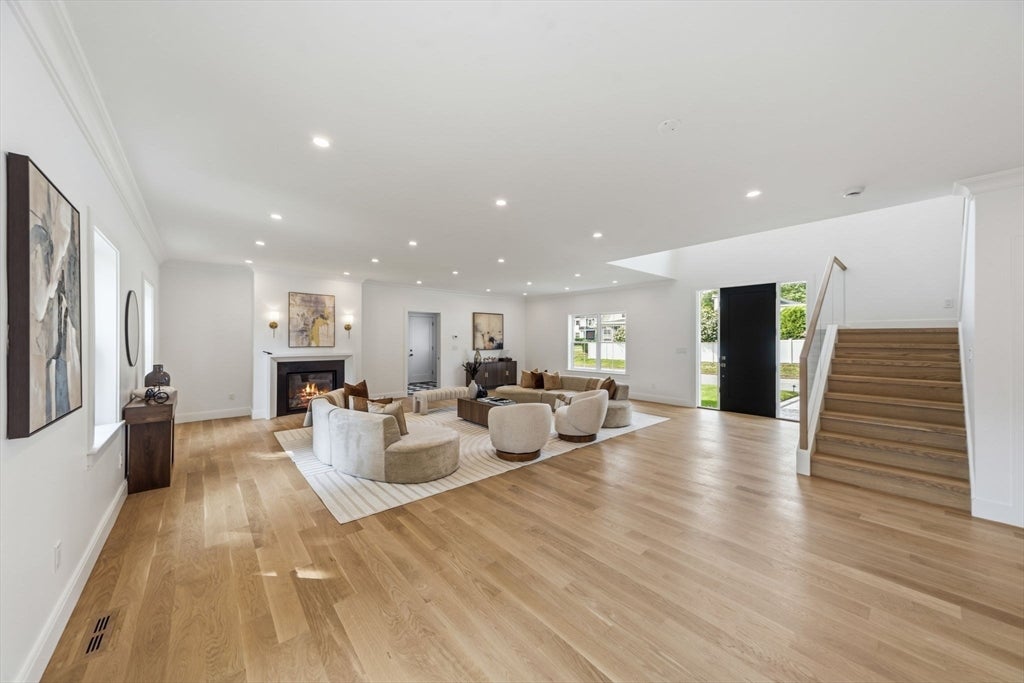 35 Fairview Ave, Lynnfield, MA Photo #2