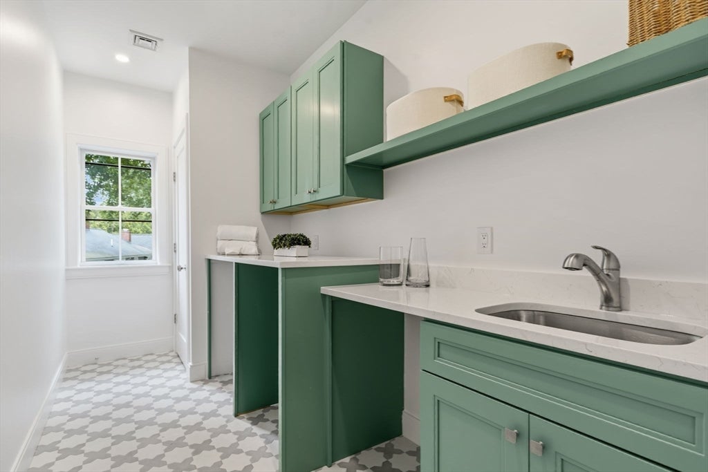 35 Fairview Ave, Lynnfield, MA Photo #19