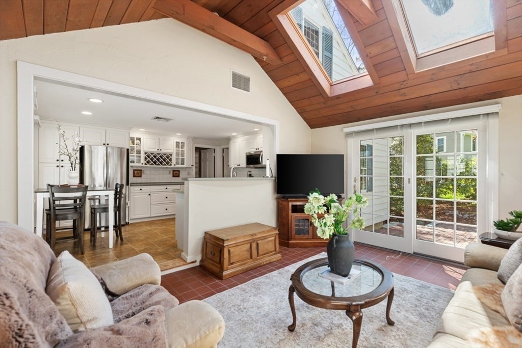 1 Westway, Lynnfield, MA, 1 Westway, Lynnfield, MA Photo #13