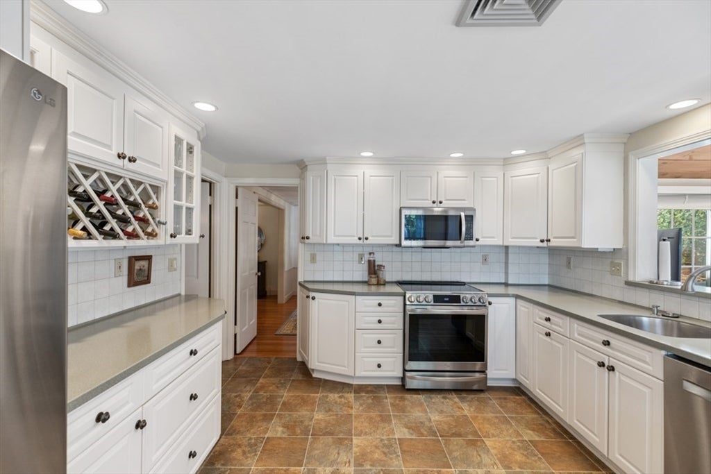 1 Westway, Lynnfield, MA, 1 Westway, Lynnfield, MA Photo #11