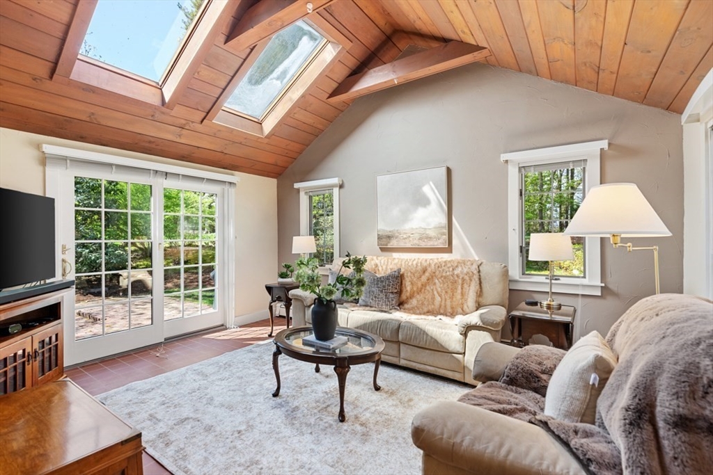 1 Westway, Lynnfield, MA, 1 Westway, Lynnfield, MA Photo #12