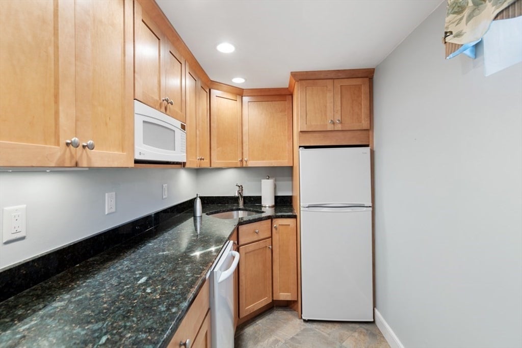 1 Westway, Lynnfield, MA, 1 Westway, Lynnfield, MA Photo #31