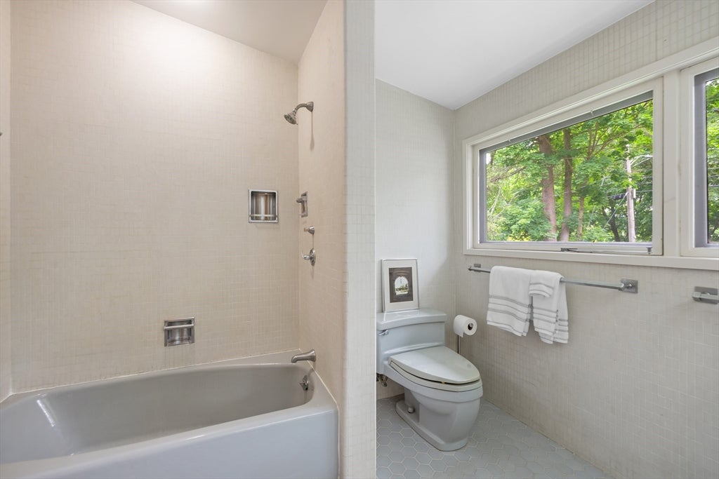 6 Porter Rd, Andover, MA, 6 Porter Rd, Andover, MA Photo #24