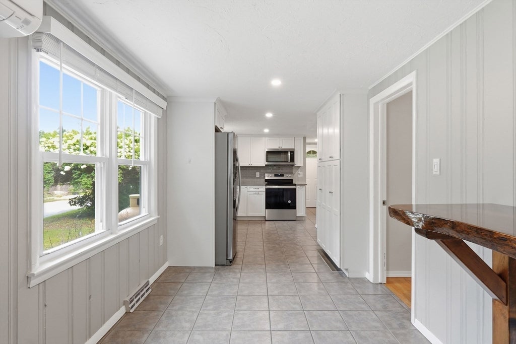 6 Hamilton Drive, Holland, MA Photo #10