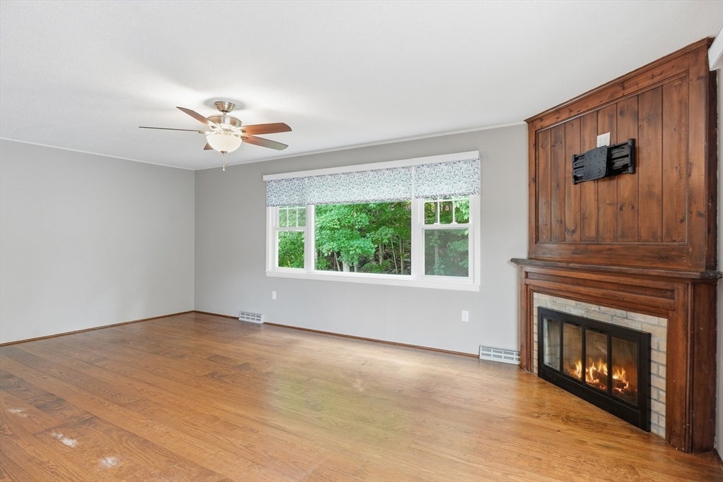 6 Hamilton Drive, Holland, MA Photo #12