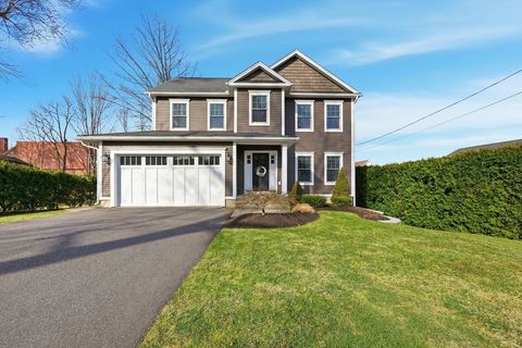 Photo of 10 White Ave, East Longmeadow, MA 01028 (MLS # 73488760)