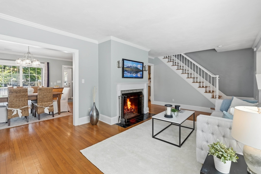 1 Elm Ave