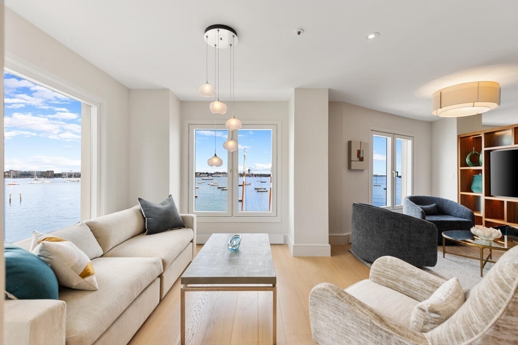 20 Rowes Wharf 309