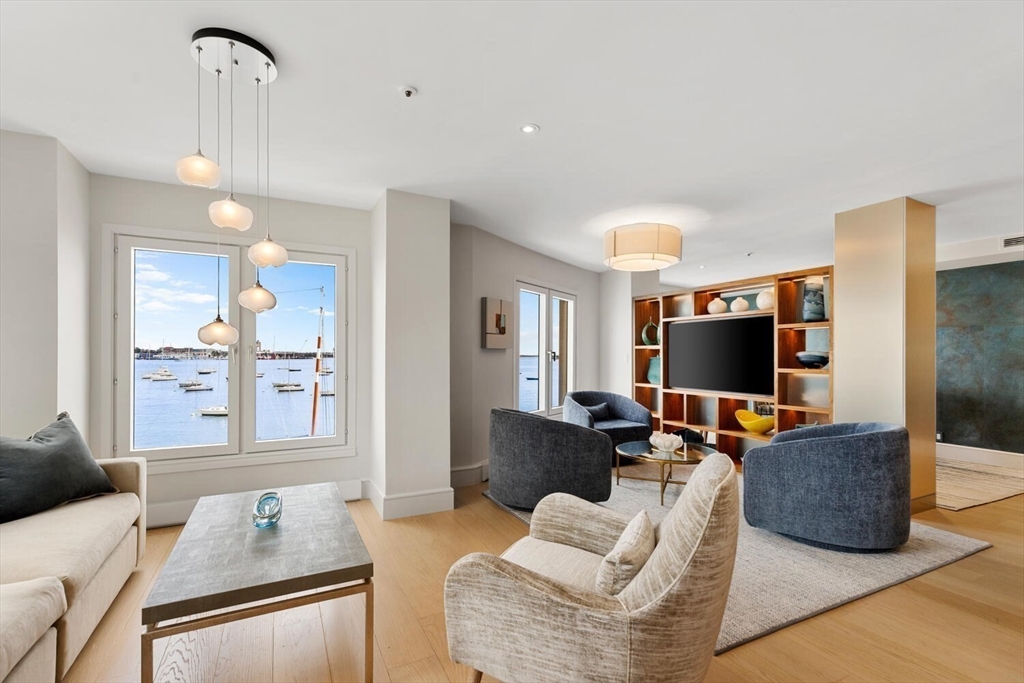 20 Rowes Wharf 309