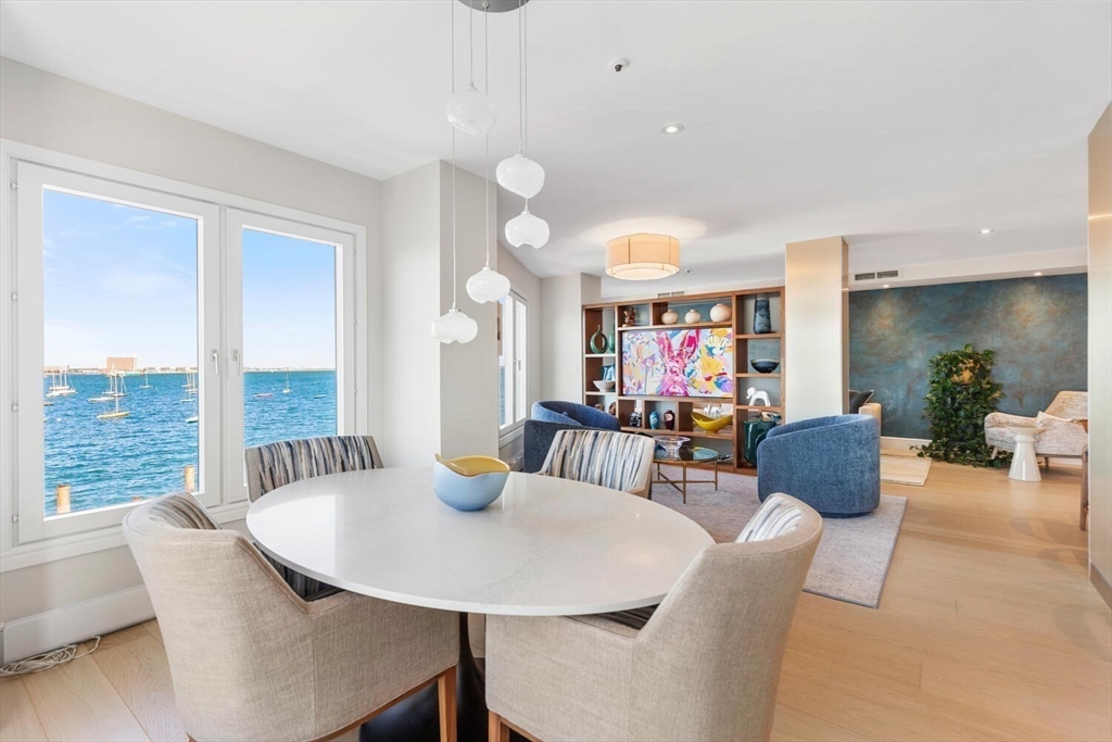 20 Rowes Wharf 309