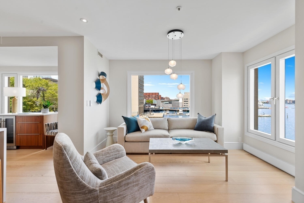 20 Rowes Wharf 309