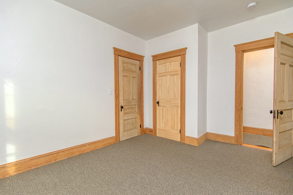 Webster, Massachusetts 01570, United States, 2 Bedrooms Bedrooms, ,1 BathroomBathrooms,Residential,Active,80894