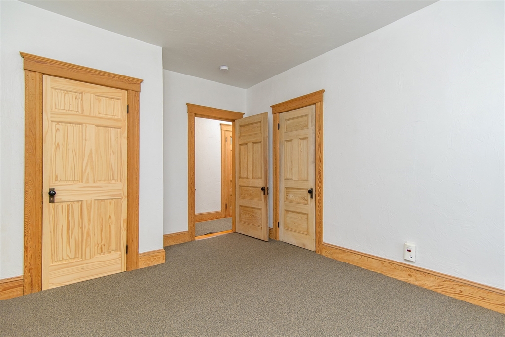 Webster, Massachusetts 01570, United States, 2 Bedrooms Bedrooms, ,1 BathroomBathrooms,Residential,Active,80894