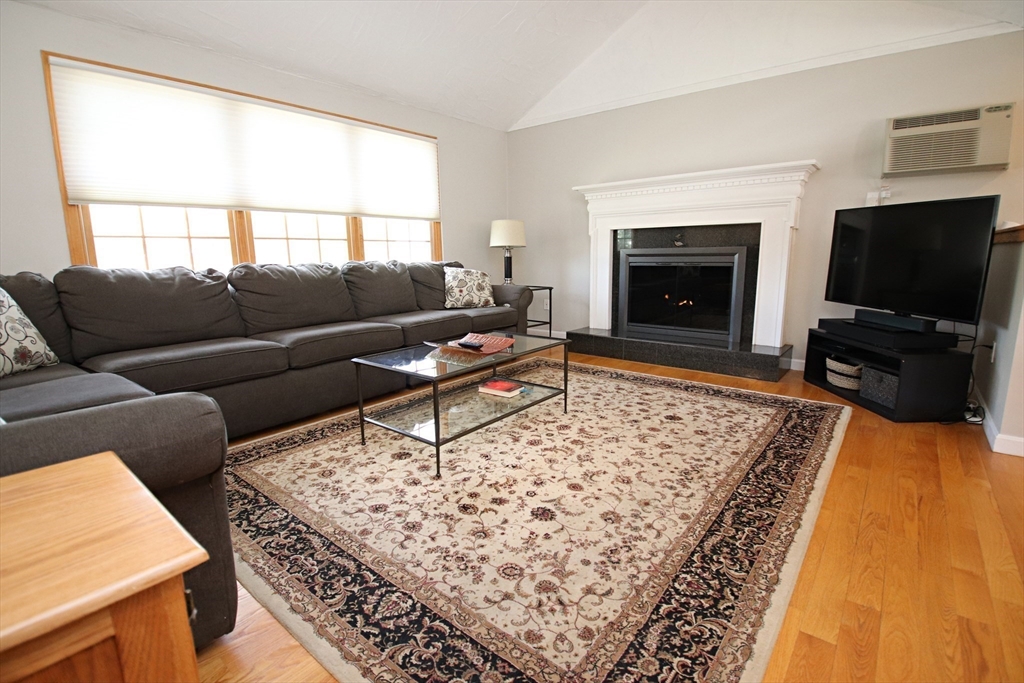 9 Carr Road, Saugus, MA Photo #4