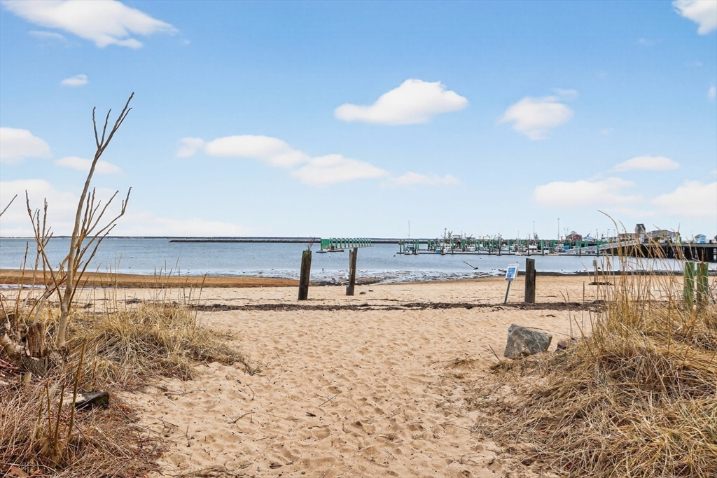 333 Commercial Street Unit 9