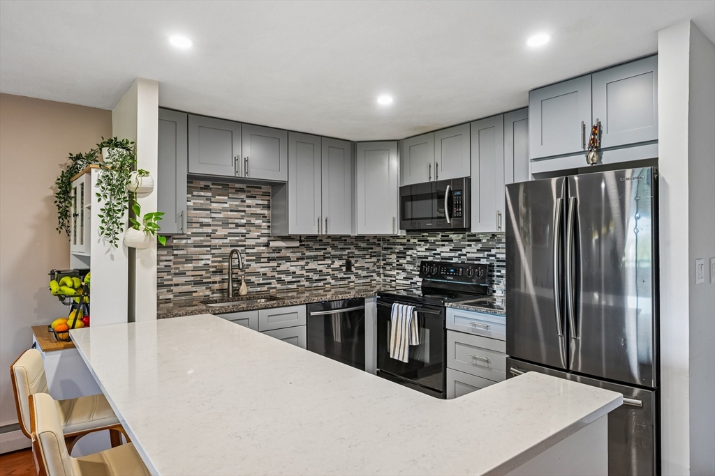 32 Whites Ave D43