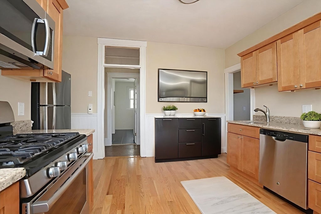 Click for 1 Orient Ave #2B, Boston, MA slideshow Click for 1 Orient Ave #2B, Boston, MA slideshow