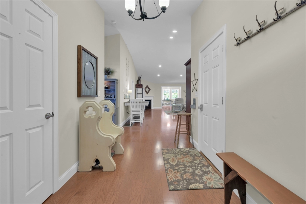 32 Village Rd 32