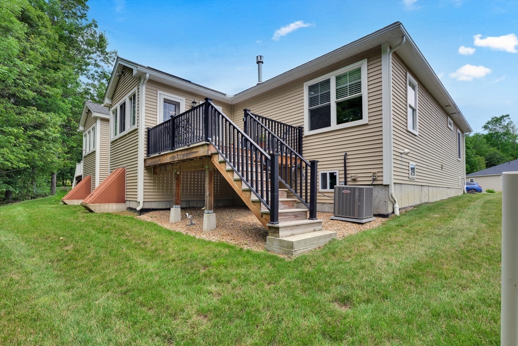 32 Village Rd 32