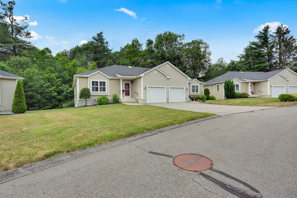 32 Village Rd 32
