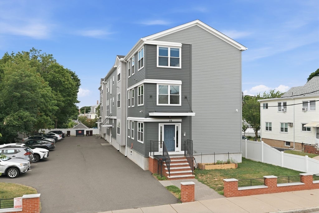 170 Bradford St 3