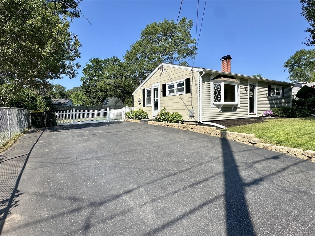 17 Rondeau Road