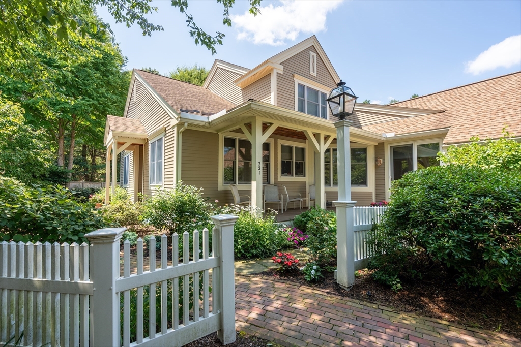 221 Nobscot Road 221