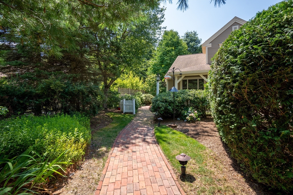 221 Nobscot Road 221